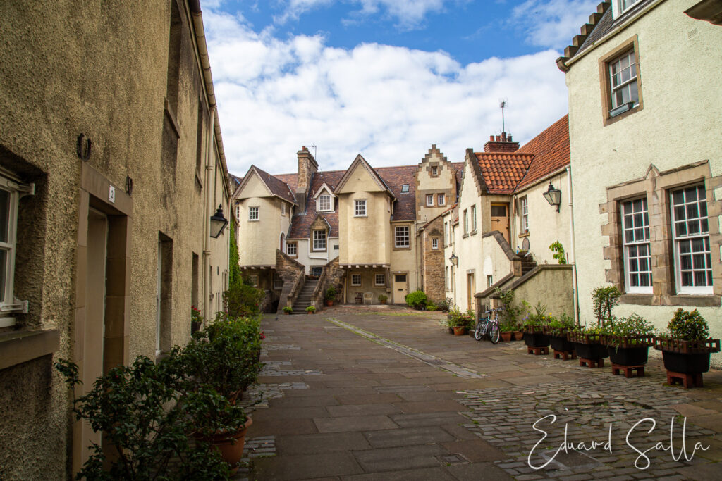 White Horse Close, a Edimburg